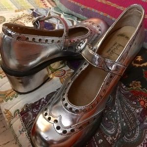 SOLD VINTAGE 1980s LUICHINY SPAIN SILVER MARYJANES